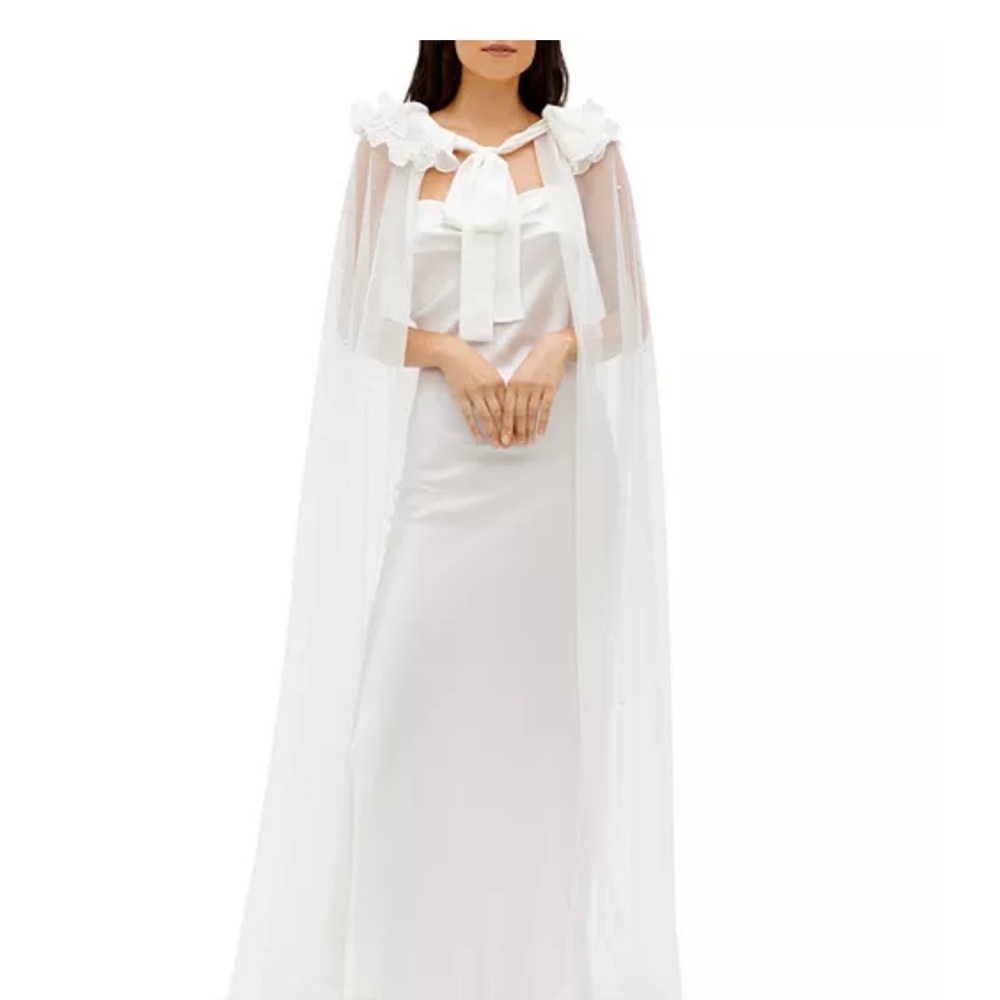 Daily Sleeper Snow White Pearl Embellished Cape